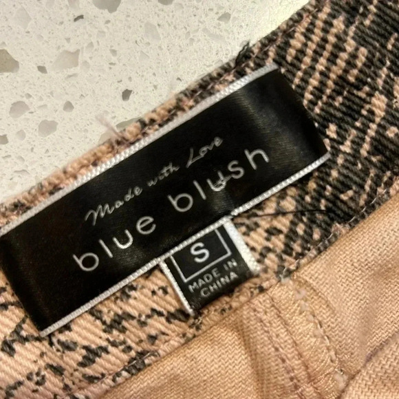 Pink snakeskin denim mini skirt size small - Picture 6 of 7